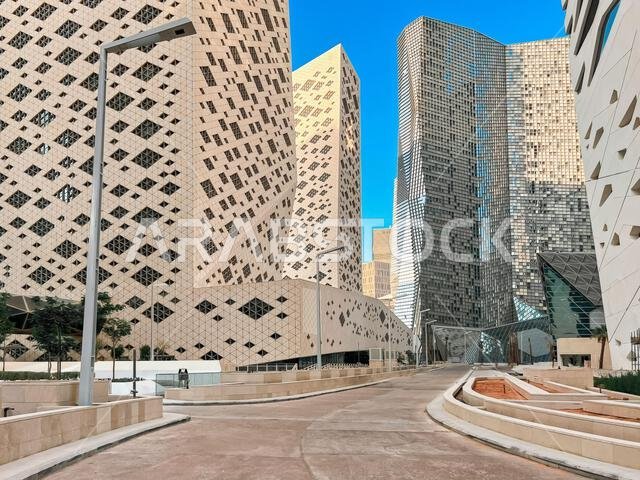 العمارة الهندسية الحديثة في الحي المالي للملك عبد الله