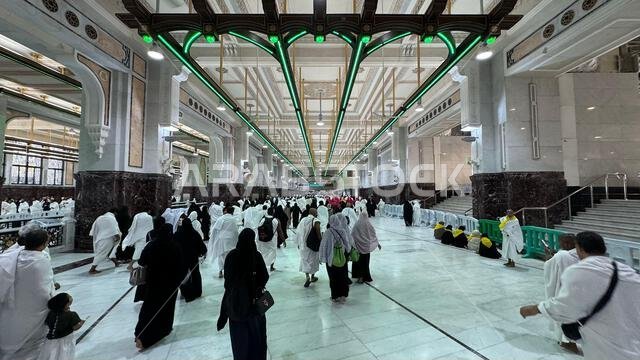 Mecca, Saudi Arabia, May 2 2024: Muslim pilgrims performing Sa'i between Safa and Marwa during Hajj and Umrah in Mecca. A sacred Islamic ritual Mecca, Saudi Arabia, May 2 2024: Muslim pilgrims performing Sa'i between Safa and Marwa during Hajj and Umrah in Mecca. A sacred Islamic ritual