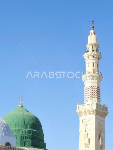 المسجد النبوي، ثاني مسجد بناه النبي محمد صلى الله عليه وسلم في المدينة المنورة، بعد مسجد قباء، ثاني أكبر المساجد. المسجد النبوي، ثاني مسجد بناه النبي محمد صلى الله عليه وسلم في المدينة المنورة، بعد مسجد قباء، ثاني أكبر المساجد.