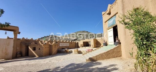 مكة المكرمة، المملكة العربية السعودية - 28 ديسمبر 2022: آثار الحضارة العربية القديمة في متحف العمودي، مكة المكرمة، المملكة العربية السعودية.