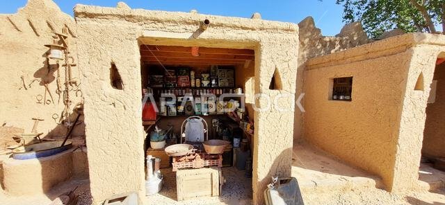 مكة المكرمة، المملكة العربية السعودية - 28 ديسمبر 2022: آثار الحضارة العربية القديمة في متحف العمودي، مكة المكرمة، المملكة العربية السعودية. مكة المكرمة، المملكة العربية السعودية - 28 ديسمبر 2022: آثار الحضارة العربية القديمة في متحف العمودي، مكة المكرمة، المملكة العربية السعودية.