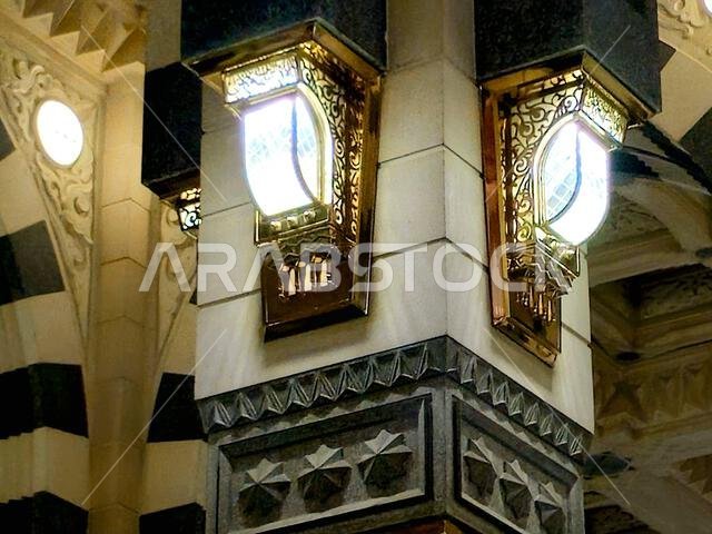 أعمدة المسجد النبوي، ثاني مسجد بناه النبي محمد صلى الله عليه وسلم في المدينة المنورة، بعد مسجد قباء،