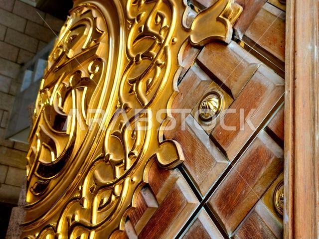 باب المسجد النبوي، أحد أهم مواقع الحج في المدينة المنورة بالمملكة العربية السعودية. باب المسجد النبوي، أحد أهم مواقع الحج في المدينة المنورة بالمملكة العربية السعودية.