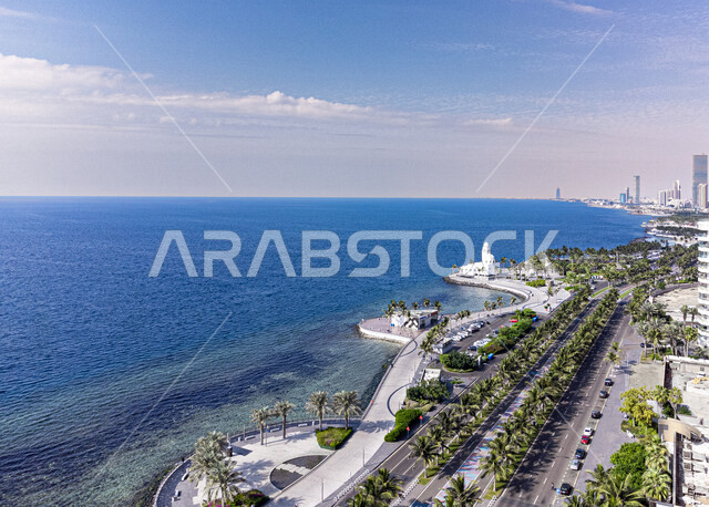 إطلالة جميلة من الأعلى لواجهة جدة البحرية بالمملكة العربية السعودية، كورنيش جدة، السياحة في السعودية، أماكن ساحلية بجدة، سواحل البحر الأحمر، الأبراج وناطحات السحاب، السياحة في السعودية