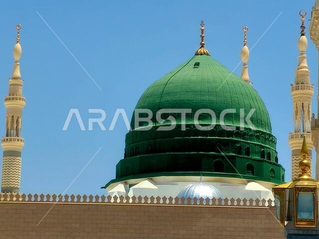 الواجهة الخارجية والمنظر الخارجي لمسجد النبي محمد أو المسجد النبوي، وهو موقع حج رئيسي يقع ضمن نطاق... الواجهة الخارجية والمنظر الخارجي لمسجد النبي محمد أو المسجد النبوي، وهو موقع حج رئيسي يقع ضمن نطاق...