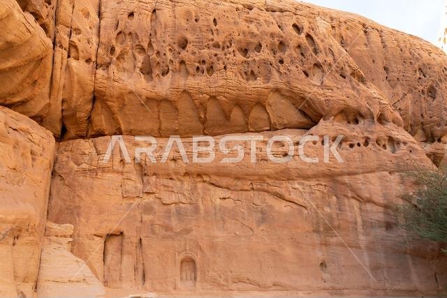 جبل إثلب، الديوان، تكوين صخري رملي منحوت قديم في صحراء الحِجر، دليل على التراث الثقافي الغني لليونسكو في العلا، المملكة العربية السعودية