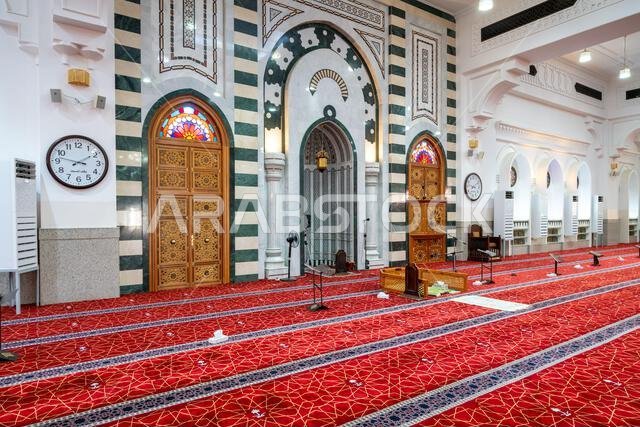Al Fath Mosque, in Medina, Saudi Arabia, islamic heritage, a sacred site that attracts visitors from across the Muslim world