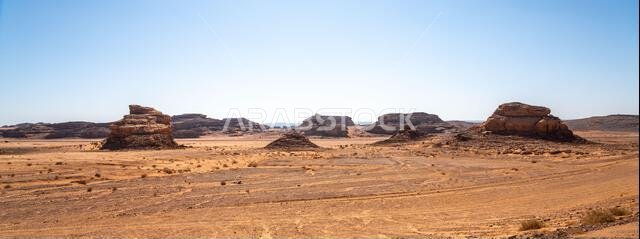 استمتع بالقيادة على الطريق الخلاب بين الرياض والعلا، مروراً بمناظر طبيعية من الصحراء الرملية والتكوينات الصخرية والجبال، في المملكة العربية السعودية. استمتع بالقيادة على الطريق الخلاب بين الرياض والعلا، مروراً بمناظر طبيعية من الصحراء الرملية والتكوينات الصخرية والجبال، في المملكة العربية السعودية.