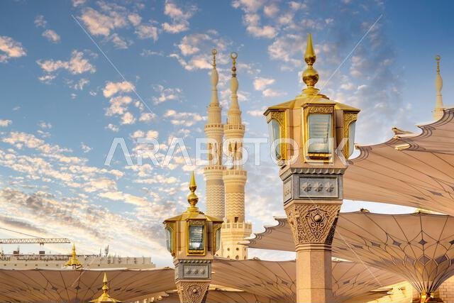 المسجد النبوي في المدينة المنورة، ثاني أقدس موقع إسلامي في المملكة العربية السعودية، والذي يجذب الزوار من جميع أنحاء العالم الإسلامي
