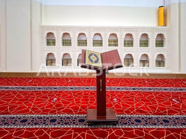 المدينة المنورة، المملكة العربية السعودية - 18 ديسمبر 2024: مسجد القبلتين في المدينة المنورة، المملكة العربية السعودية، تراث إسلامي، موقع مقدس يجذب الزوار من