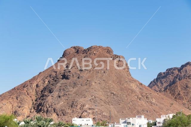 منظر لجبل أحد في شمال المدينة المنورة. معركة أحد