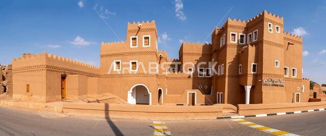 شقراء، المملكة العربية السعودية - 14 ديسمبر 2024: منظر خلاب للمباني الطينية التقليدية القديمة في قرية شقراء القديمة، المملكة العربية السعودية شقراء، المملكة العربية السعودية - 14 ديسمبر 2024: منظر خلاب للمباني الطينية التقليدية القديمة في قرية شقراء القديمة، المملكة العربية السعودية