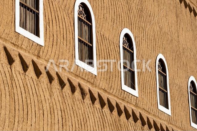 قصر المربع، قصر المربع المهيب في الرياض، مثال مذهل على العمارة السعودية التقليدية، وتراث ثقافي غني للمملكة العربية السعودية