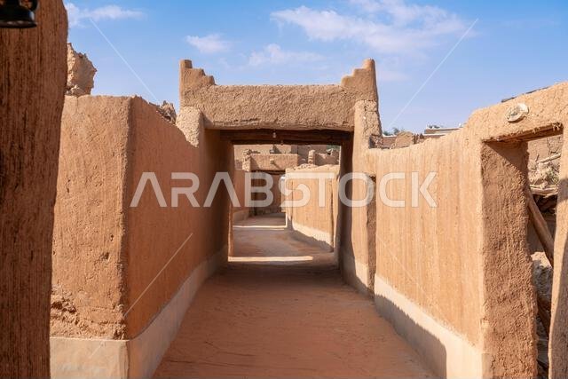 Shaqra, Saudi Arabia - December 14, 2024: scenic view of Ancient Traditional Mud Buildings in old village of Shaqra, Saudi Arabia