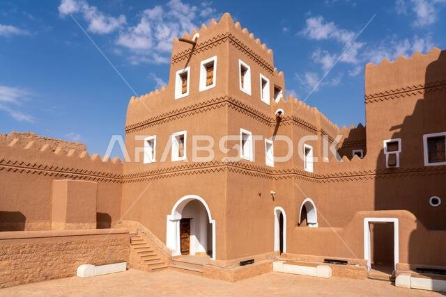 Shaqra, Saudi Arabia - December 14, 2024: scenic view of Ancient Traditional Mud Buildings in old village of Shaqra, Saudi Arabia