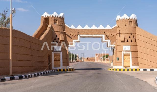 Shaqra, Saudi Arabia - December 14, 2024: scenic view of Ancient Traditional Mud Buildings in old village of Shaqra, Saudi Arabia