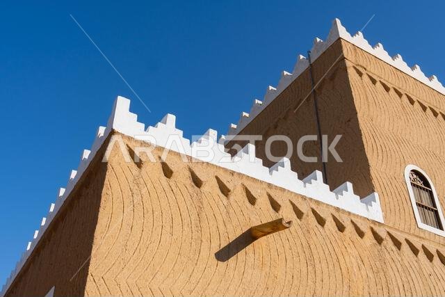 قصر المربع، قصر المربع المهيب في الرياض، مثال مذهل على العمارة السعودية التقليدية، وتراث ثقافي غني للمملكة العربية السعودية