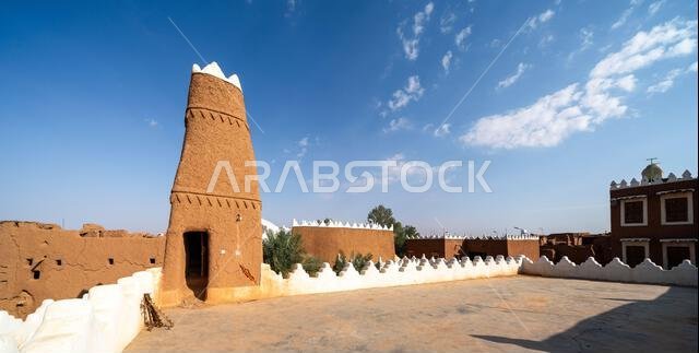 Ushaiqer , Saudi Arabia - December 14, 2024: Faylaqia Mosque made of mud brick in old Ushaiqer Heritage Village, Saudi Arabia