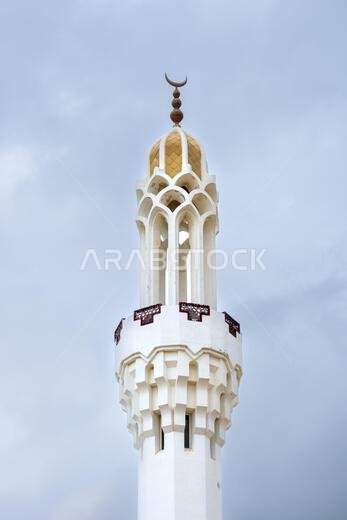 Masjid Hassan Enany, or Hassan Enany Mosque, or Hassan Anani Mosque, or Mosque of Light, on the Red Sea along the Corniche in Jeddah, in Saudi Arabia Masjid Hassan Enany, or Hassan Enany Mosque, or Hassan Anani Mosque, or Mosque of Light, on the Red Sea along the Corniche in Jeddah, in Saudi Arabia