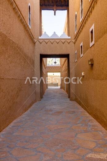 قصر المربع، قصر المربع المهيب في الرياض، مثال مذهل على العمارة السعودية التقليدية، وتراث ثقافي غني للمملكة العربية السعودية