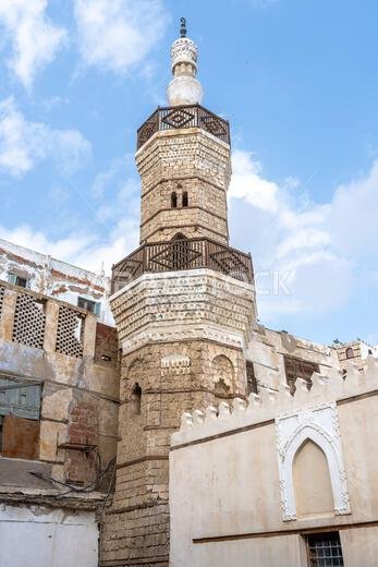 ينعم حي البلد التاريخي في جدة بالمملكة العربية السعودية بنوم هانئ صباح يوم أحد هادئ، ويظل مسجد الشافعي القديم شاهداً على هذا الهدوء.