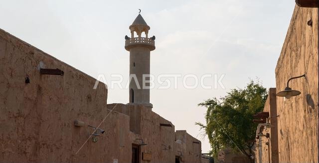 الوكرة، قطر - 21 يناير 2024: العمارة القديمة في سوق الوكرة (السوق التقليدي). الوكرة، قطر - 21 يناير 2024: العمارة القديمة في سوق الوكرة (السوق التقليدي).