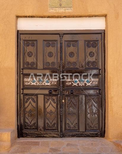 قصر المربع، قصر المربع المهيب في الرياض، مثال مذهل على العمارة السعودية التقليدية، وتراث ثقافي غني للمملكة العربية السعودية