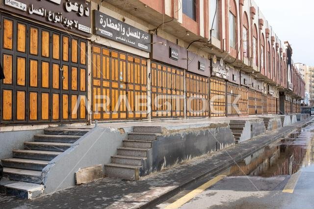 جدة، المملكة العربية السعودية - 20 ديسمبر 2024: في الساعات الأولى من صباح يوم أحد، يسود الهدوء حي البلد التاريخي في جدة، المملكة العربية السعودية. جدة، المملكة العربية السعودية - 20 ديسمبر 2024: في الساعات الأولى من صباح يوم أحد، يسود الهدوء حي البلد التاريخي في جدة، المملكة العربية السعودية.