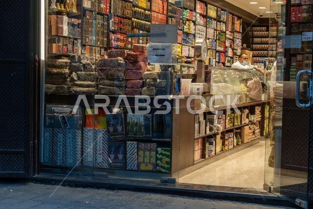 Jeddah, Saudi Arabia - December 20, 2024: At sunset the Qabel Trail in Al Balad district of Jeddah, Saudi Arabia, comes alive. The shops inviting visi Jeddah, Saudi Arabia - December 20, 2024: At sunset the Qabel Trail in Al Balad district of Jeddah, Saudi Arabia, comes alive. The shops inviting visi