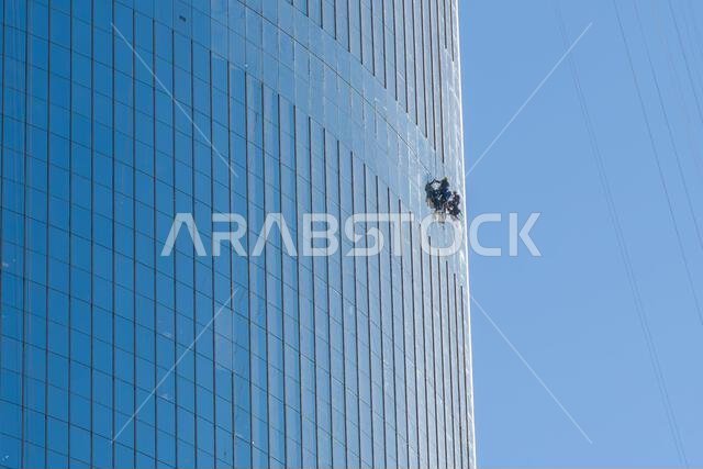 Riyadh, Saudi Arabia - December 22, 2024: The Kingdom Centre in Riyadh, Saudi Arabia, with its distinctive skyscraper design and gleaming facade, symb