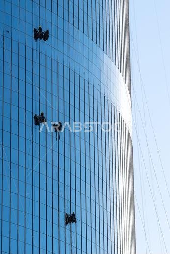 الرياض، المملكة العربية السعودية - 22 ديسمبر 2024: مركز المملكة في الرياض، المملكة العربية السعودية، بتصميمه المميز كناطحة سحاب وواجهته البراقة، رمز الرياض، المملكة العربية السعودية - 22 ديسمبر 2024: مركز المملكة في الرياض، المملكة العربية السعودية، بتصميمه المميز كناطحة سحاب وواجهته البراقة، رمز