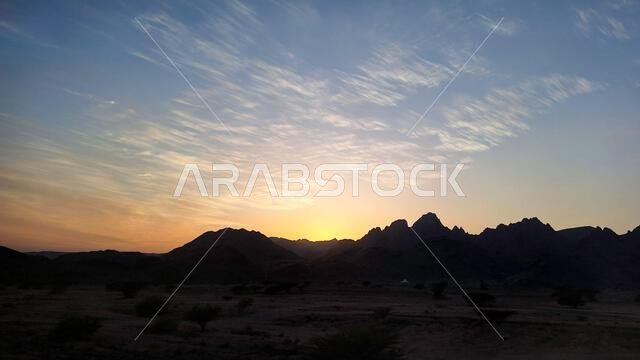 منظر غروب الشمس الخلاب من طريق المدينة المنورة