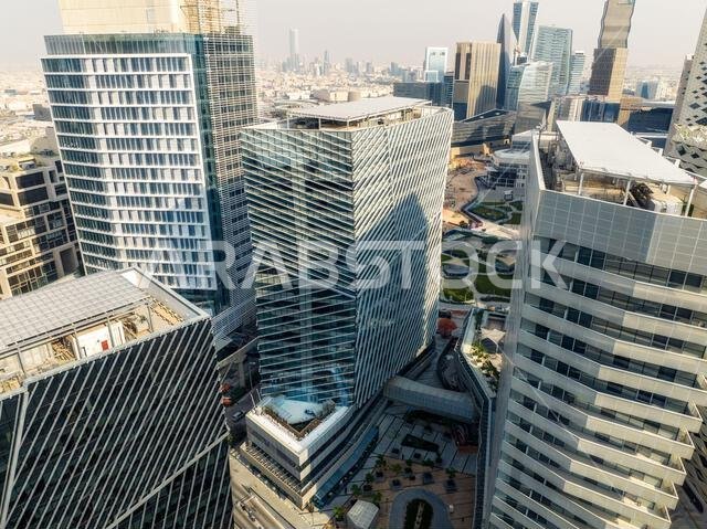 مبانٍ حديثة في مركز الملك عبد الله المالي (KAFD)، الرياض، المملكة العربية السعودية.