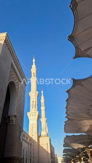 المدينة المنورة، المملكة العربية السعودية - 5 مارس 2024: التصميم المعماري الخارجي للمسجد النبوي