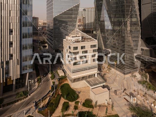 مبانٍ حديثة في مركز الملك عبد الله المالي (KAFD)، الرياض، المملكة العربية السعودية.