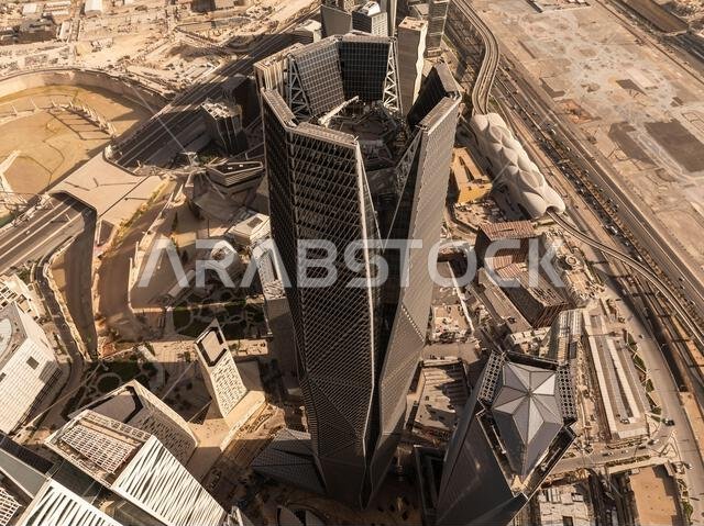 مبانٍ حديثة في مركز الملك عبد الله المالي (KAFD)، الرياض، المملكة العربية السعودية.