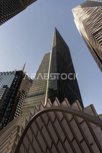 مبانٍ حديثة في مركز الملك عبد الله المالي (KAFD)، الرياض، المملكة العربية السعودية.