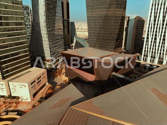 مبانٍ حديثة في مركز الملك عبد الله المالي (KAFD)، الرياض، المملكة العربية السعودية.