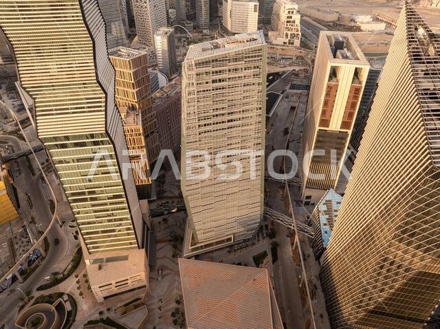 مبانٍ حديثة في مركز الملك عبد الله المالي (KAFD)، الرياض، المملكة العربية السعودية.