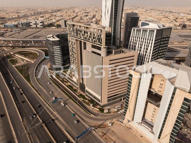 مبانٍ حديثة في مركز الملك عبد الله المالي (KAFD)، الرياض، المملكة العربية السعودية.