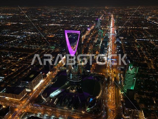 Drone shot foto. Saudi Arabia. Riyadh. Kingdom tower. Night.
