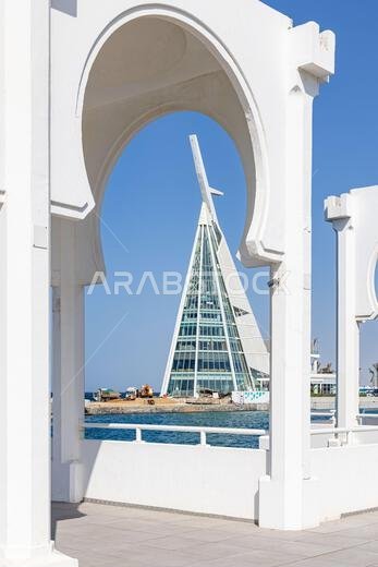 Middle East, Saudi Arabia, Mecca Province, Jeddah. The Al-Ramah mosque on the waterfront of Jeddah.