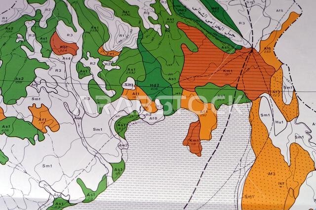 القاهرة، مصر، 2 يناير 2024: مسح تفصيلي للتربة في منطقتي حنيض وعريرة بالمملكة العربية السعودية، خرائط، تضاريس ومواقع جغرافية القاهرة، مصر، 2 يناير 2024: مسح تفصيلي للتربة في منطقتي حنيض وعريرة بالمملكة العربية السعودية، خرائط، تضاريس ومواقع جغرافية