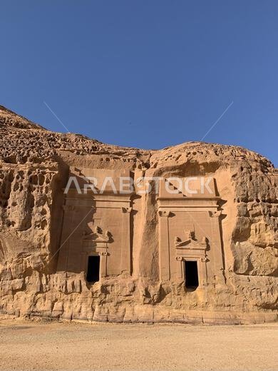 تقع مقابر الحِجر (المعروفة أيضًا باسم مدائن صالح أو الحجر) بالقرب من العلا بالمملكة العربية السعودية.