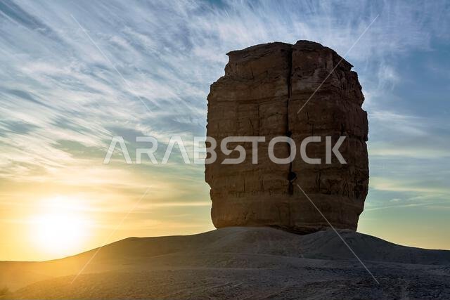 إبهام يهوذا أو إبهام الشيطان هو تكوين صخري في الصحراء بالقرب من الرياض، المملكة العربية السعودية.