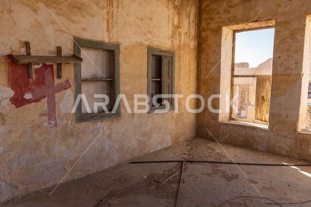 Middle East, Saudi Arabia, Tabuk, Duba. November 16, 2023. Room in an old building in Duba. November 16, 2023.