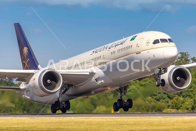 طائرة الخطوط السعودية من طراز بوينغ 787 HZ-ARE