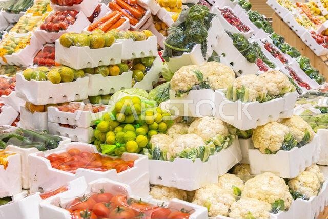 الشرق الأوسط، المملكة العربية السعودية، القصيم، بريدة. فواكه وخضراوات طازجة في سوق بمدينة بريدة.
