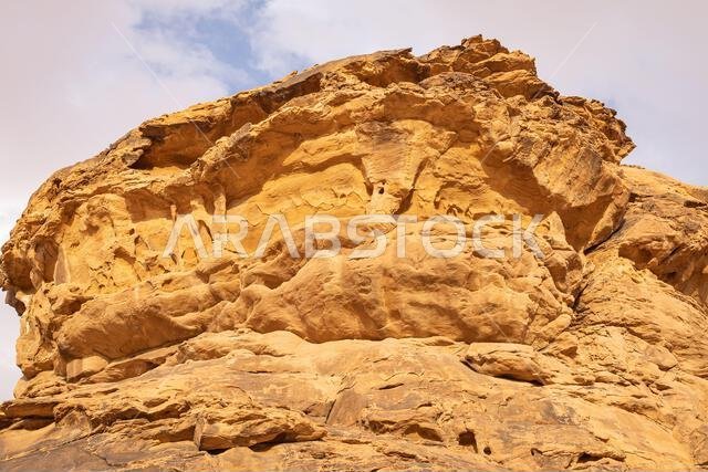 Middle East, Saudi Arabia, Hail Province, Jubbah. Rock formation with petroglyphs at Ob Sinman Mountain.