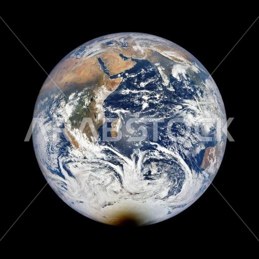 4 ديسمبر 2021 - صورة من القمر الصناعي لكسوف الشمس الكلي.
